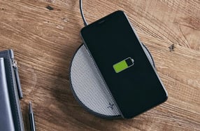 Cargador de móvil inalámbrico con altavoz