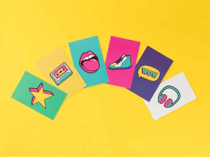 SARANDONGA - El Juego de Las Canciones de Nuestra Vida para Jugar con Familia y Amigos, de los 60 a la Actualidad & Typical Spanish, Un Juego Muy Nuestro para Partirse de SARANDONGA - El Juego de Las Canciones de Nuestra Vida para Jugar con Familia y Amigos, de los 60 a la Actualidad & Typical Spanish, Un Juego Muy Nuestro para Partirse de